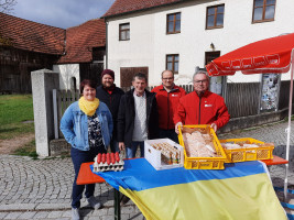 Der OV aus Freudenberg verteilt rote Ostereier